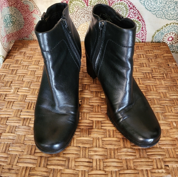 Liz Claiborne Flex Ankle Boots Size 8 - Picture 2 of 10